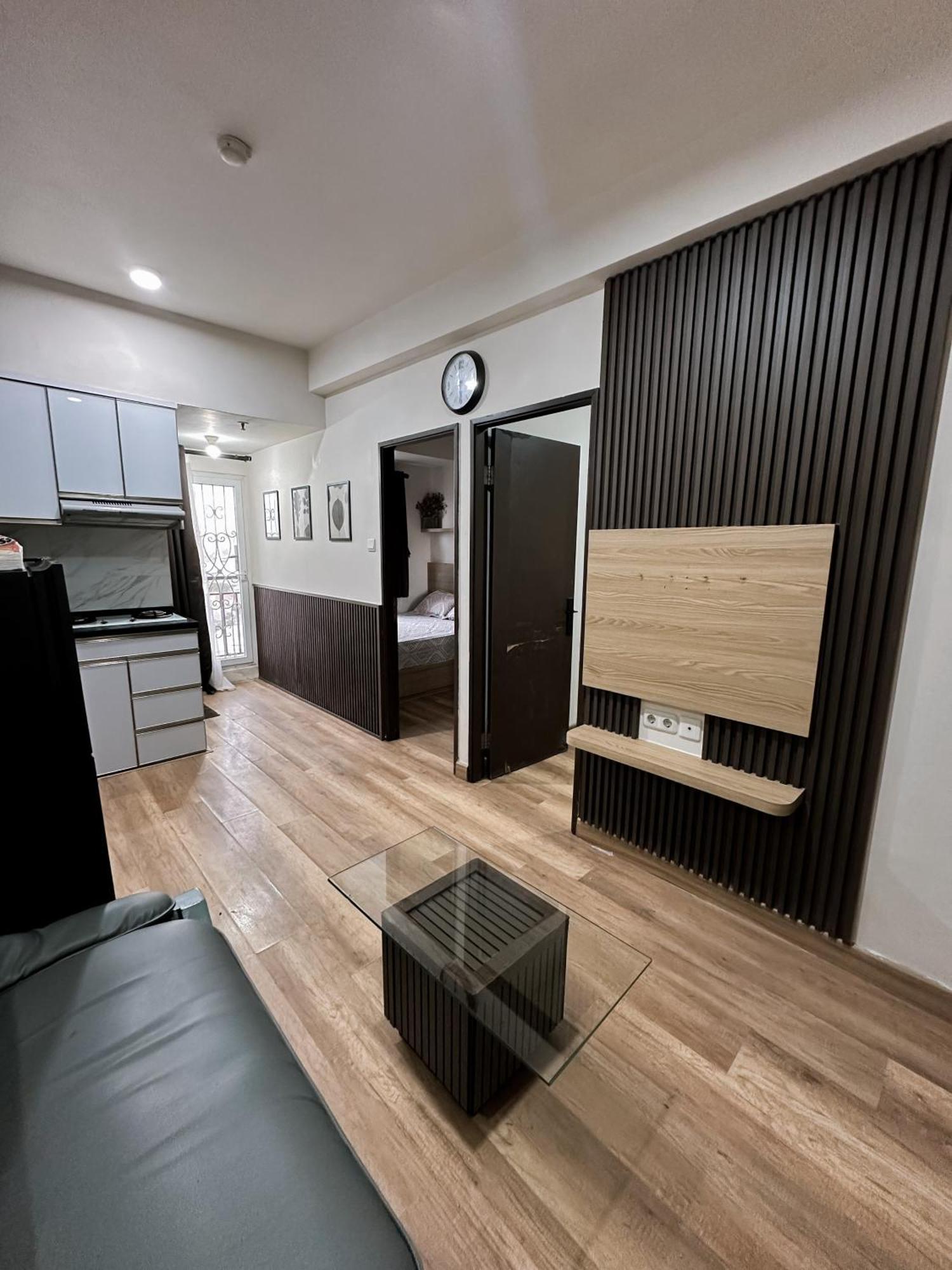 Apartment In West Tibonne House